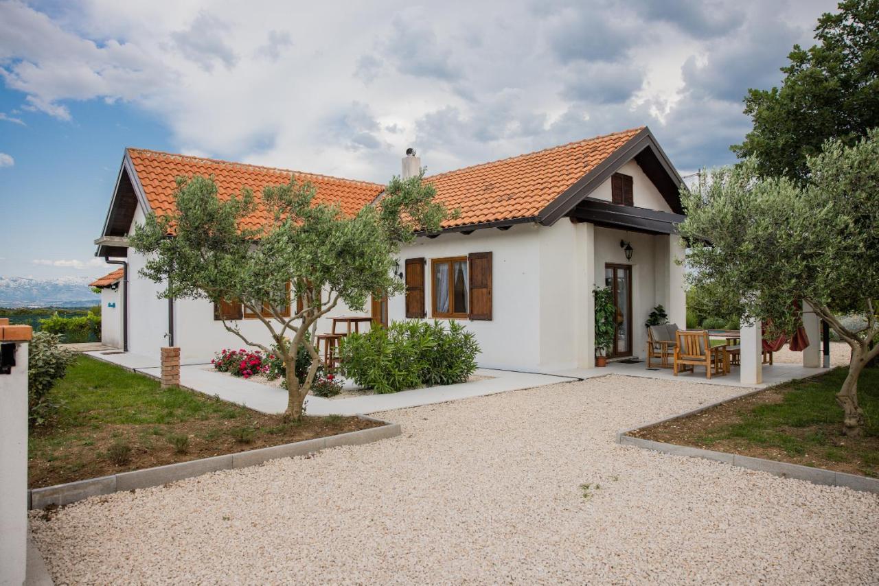 Villa Ena With Pool & Jacuzzi Donji Kasic Exterior foto