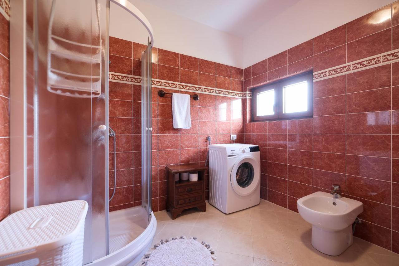 Villa Ena With Pool & Jacuzzi Donji Kasic Exterior foto